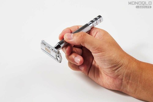 重量バランスが抜群なところもおすすめ! 両刃カミソリおすすめ イメージ2