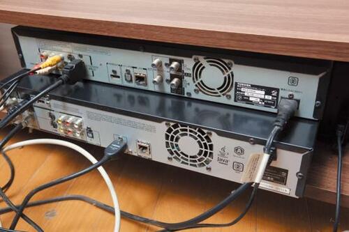 掃除ワザ2：AV機器のホコリは「掃除機＋ブラシ」の二刀流で！ イメージ6