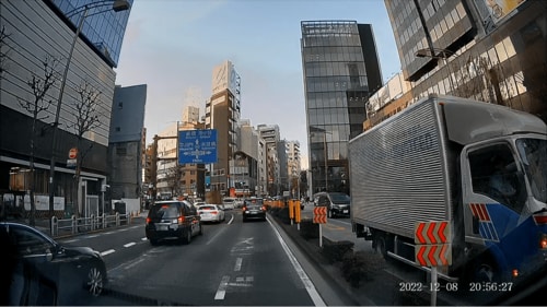 バックギア入力時のガイドライン表示が便利 ミラー型ドライブレコーダーおすすめ イメージ