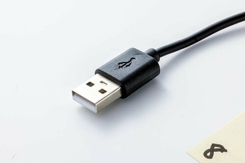 電源とのコネクタはタイプA