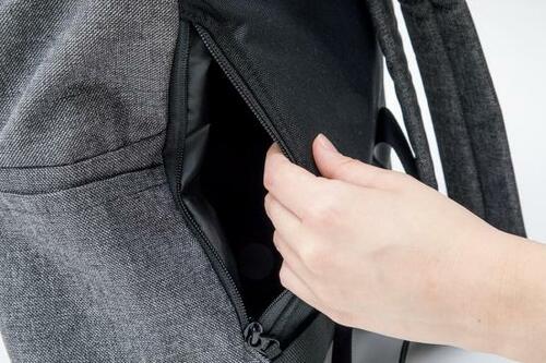 殿堂入りのワケ:ショルダーだけじゃなく背面もふかふか