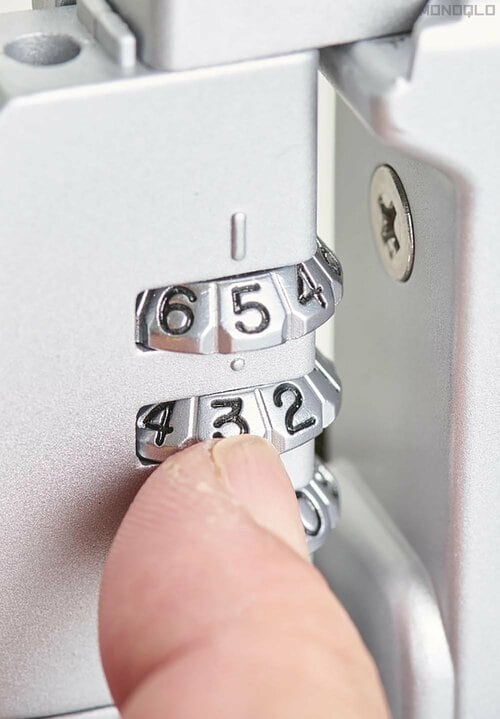 【コスパ&使い勝手】つまみとダイヤルを回せばロックできる 窓用補助錠おすすめ イメージ2