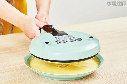 専用のお皿に焼き面をつけるだけ！ ラドンナ「Toffy クレープメーカー」おすすめ イメージ2