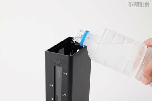 2. 適量の水を入れる 高級コーヒーメーカーおすすめ イメージ