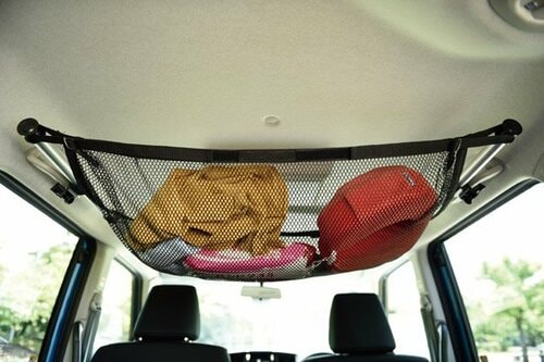 ②衣類や小物などを天井に ざっくり収納できるネット イメージ