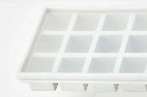 シリコンとプラスチック素材は2種類あります