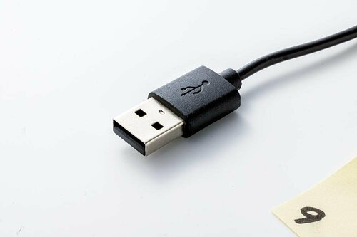 電源とのコネクタはタイプA