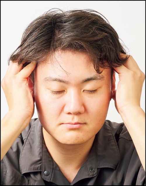 2.まずはこめかみ上から！ 男性用育毛剤おすすめ イメージ