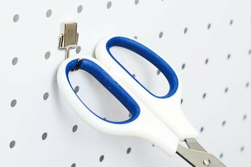 収納力：ボードの高さ＆バーの設置幅の自由度が高い つっぱりパーテーションおすすめ イメージ
