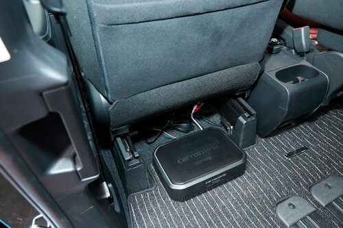 シート下に置くと、車内で邪魔にならない イメージ