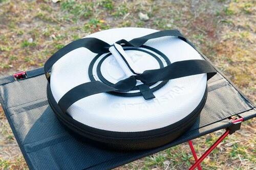 ポイント：ファスナーを開けばパッと開く仕様 イメージ