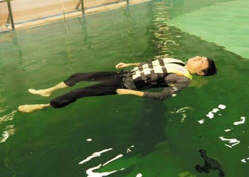 ライフジャケット選びの基本は？ まずは3つのポイントを確認！ イメージ