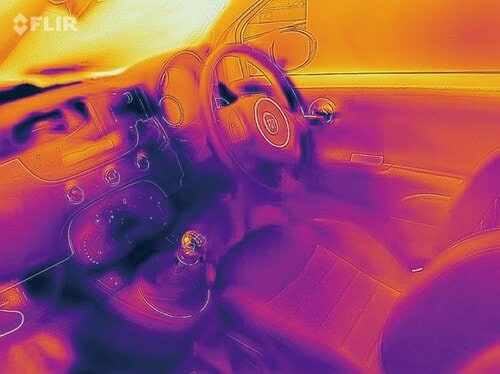 【B評価】車内に吸盤で固定するメルテック「サンシェード」