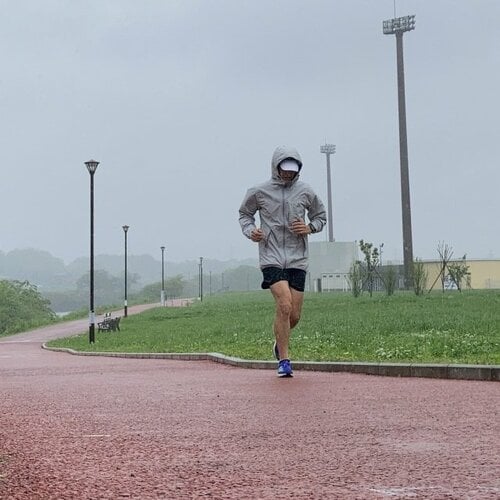 あると便利な機能:撥水性 ランニングポーチおすすめ イメージ