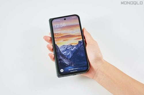サイズはかなり大きめ 折りたたみスマホおすすめ イメージ