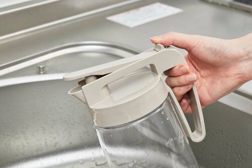軽くて扱いやすい 横置きできる冷水筒おすすめ イメージ2