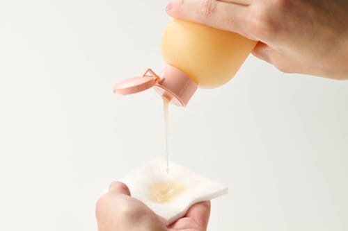 メリット:水なしでどこでもメイクオフできる手軽さ 拭き取りクレンジングおすすめ イメージ