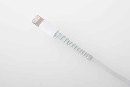 日用品や事務用品ですぐデキる！ ケーブル収納・整理の0円アイデア イメージ8