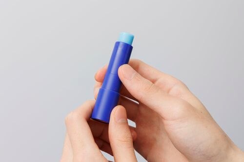 「クーリング感」は賛否あるが仕上がりは良好 メンズ色付きリップおすすめ イメージ3