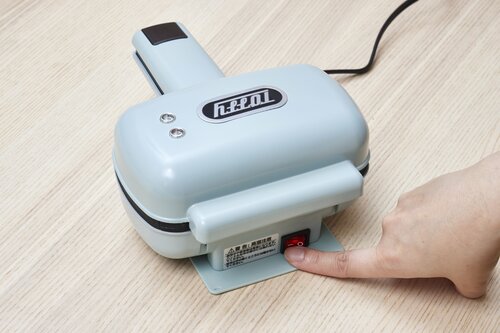 スイッチでしっかり電源オフできる LDKベストバイホットサンドメーカーおすすめ イメージ
