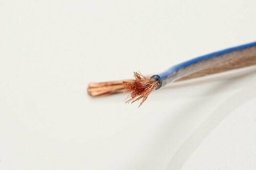 接続部分の端子をチェック イメージ