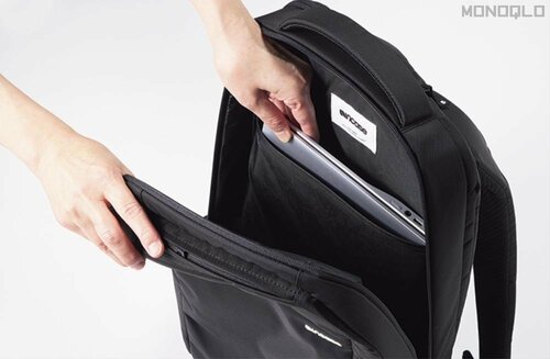 【出し入れしやすさ】ポケットの開き方や位置、数が適切 ビジネスリュックおすすめ イメージ