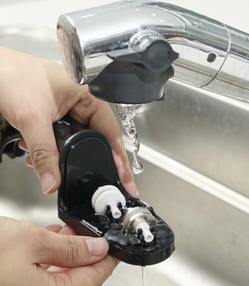 水がこぼれやすい 包丁研ぎ器・シャープナーおすすめ イメージ