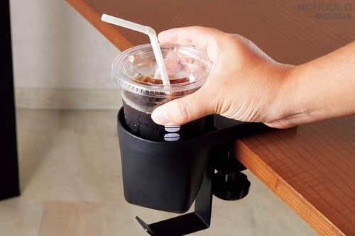 カップも取りやすい深さ 机用クランプ式ドリンクホルダーおすすめ イメージ