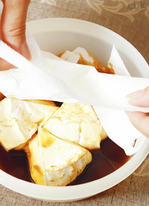 ポイント：醤油にチーズを漬け込んでおく カルディおすすめ イメージ