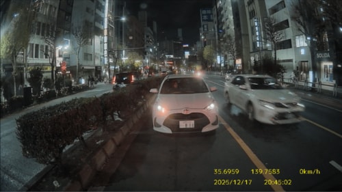 後方映像も明るめで見やすい ミラー型ドライブレコーダーおすすめ イメージ