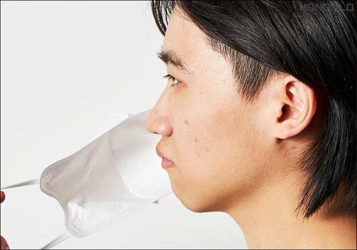 【使用感】口元の空間が広く呼吸がしやすい 大きいサイズのマスクおすすめ イメージ