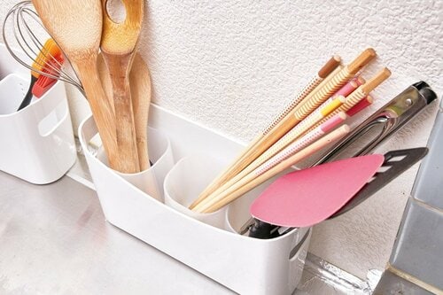 ニトリのバスケットに ダイソーのペンスタンドを入れる！ イメージ