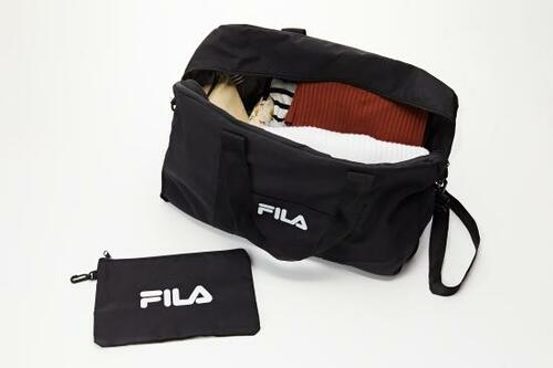 4位: FILAのボストンバックはポーチ付きの親切設計