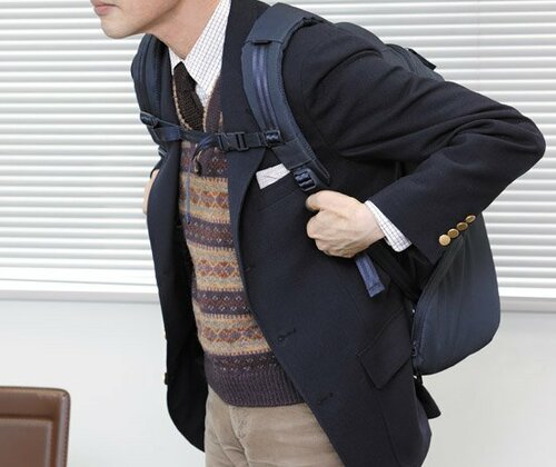 形が崩れないスクエアタイプは重さを腰で支えられます イメージ