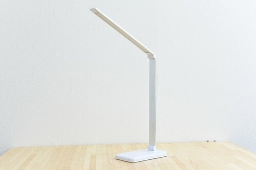 13位: 充電式 LEDデスクライト イメージ