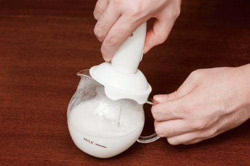 専用カップがミソ! お家で手軽に泡立ちミルク! イメージ3