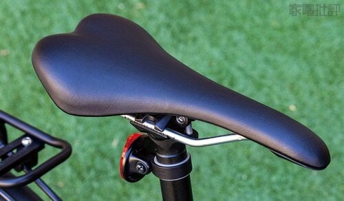 サドルもちょっとかたい e-bikeおすすめ イメージ