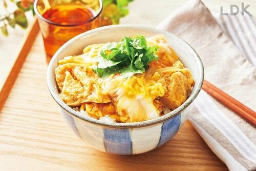 やさしい味にホッとする「鶏肉なしの親子丼」 木綿豆腐の冷凍保存術おすすめ イメージ