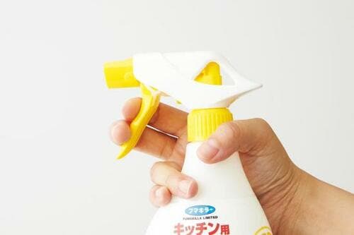 ポイント:シュッと拭いて拭き掃除。仕上げは水拭きでOK!