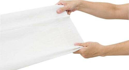 ステップ3：干すときに軽く引っ張る イメージ