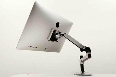 27インチiMac VESAマウンタモデル/CTOモデル iMacをアーム仕様に！ ウェブ限定「VESAモデル」をゼロから解説