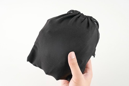 持ち運びに便利なコンパクトさ フード付きネックピローおすすめ イメージ2