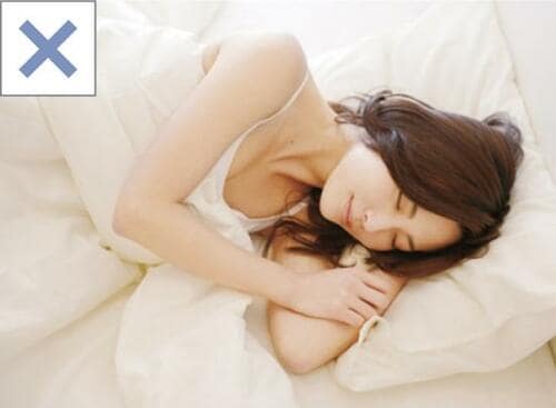 レンズをつけたまま寝てしまうことがあるのですが… イメージ