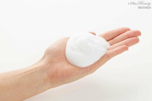 しっとり肌を目指すなら洗顔料もうるおい重視に替えるが吉 洗顔料おすすめ イメージ