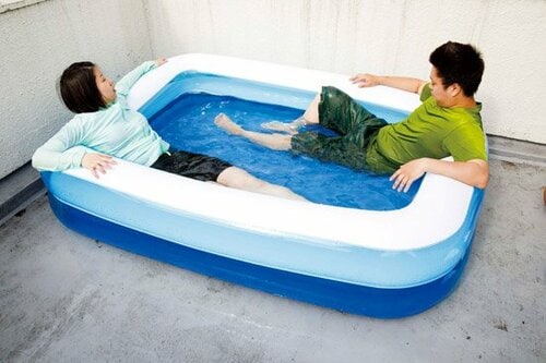 ファミリーで楽しめる広さ！腰まで支えるクッション壁 イメージ