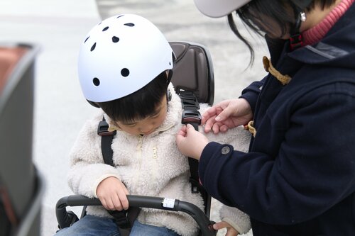 後ろ乗せシートは横が広めで乗せやすい ブリヂストン bikke MOB ddおすすめ イメージ2