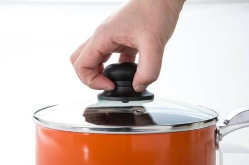 焦げつきにくくて使いやすい沸騰最速の「パール金属」
