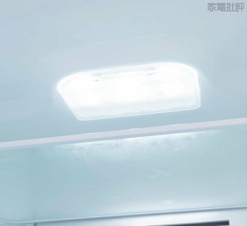 ポイント2:庫内がキレイに見えるLEDライト 冷蔵庫おすすめ イメージ