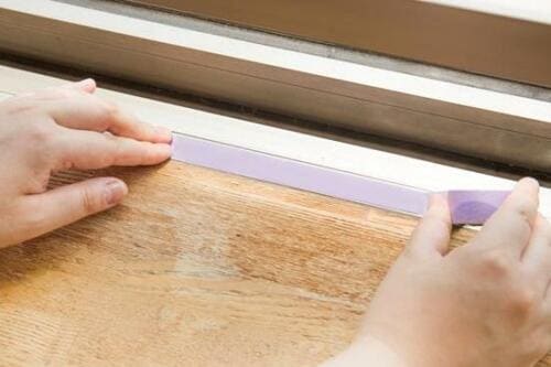 掃除ワザ4：変色した木枠はニスで劣化止め イメージ