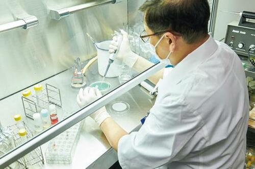 大学機関の協力により念願の「菌の見える化」が叶った！ イメージ